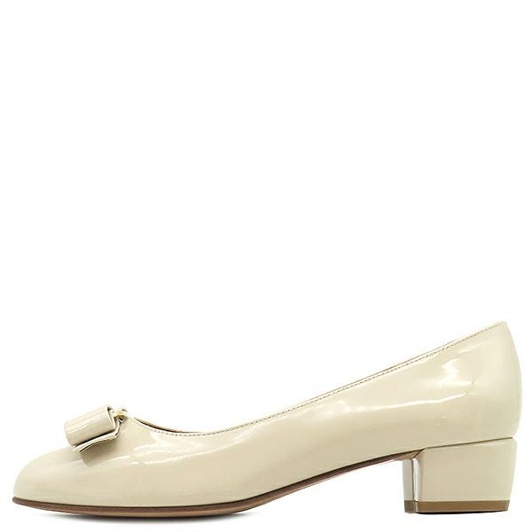 フェラガモ パンプス/ハイヒール シューズ レディース カルラ ヴァラ