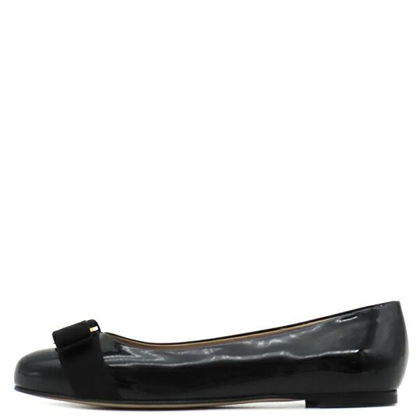 フェラガモ パンプス/ハイヒール シューズ レディース カルラ ヴァラ