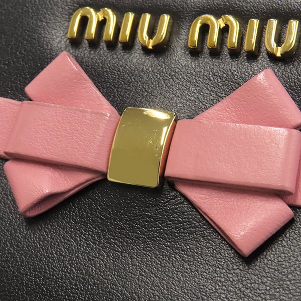 【美品】【未使用】MIU MIU ピンク ケース ミュウミュウ MIU MIU キーケース リボン付き キーケース カーフ