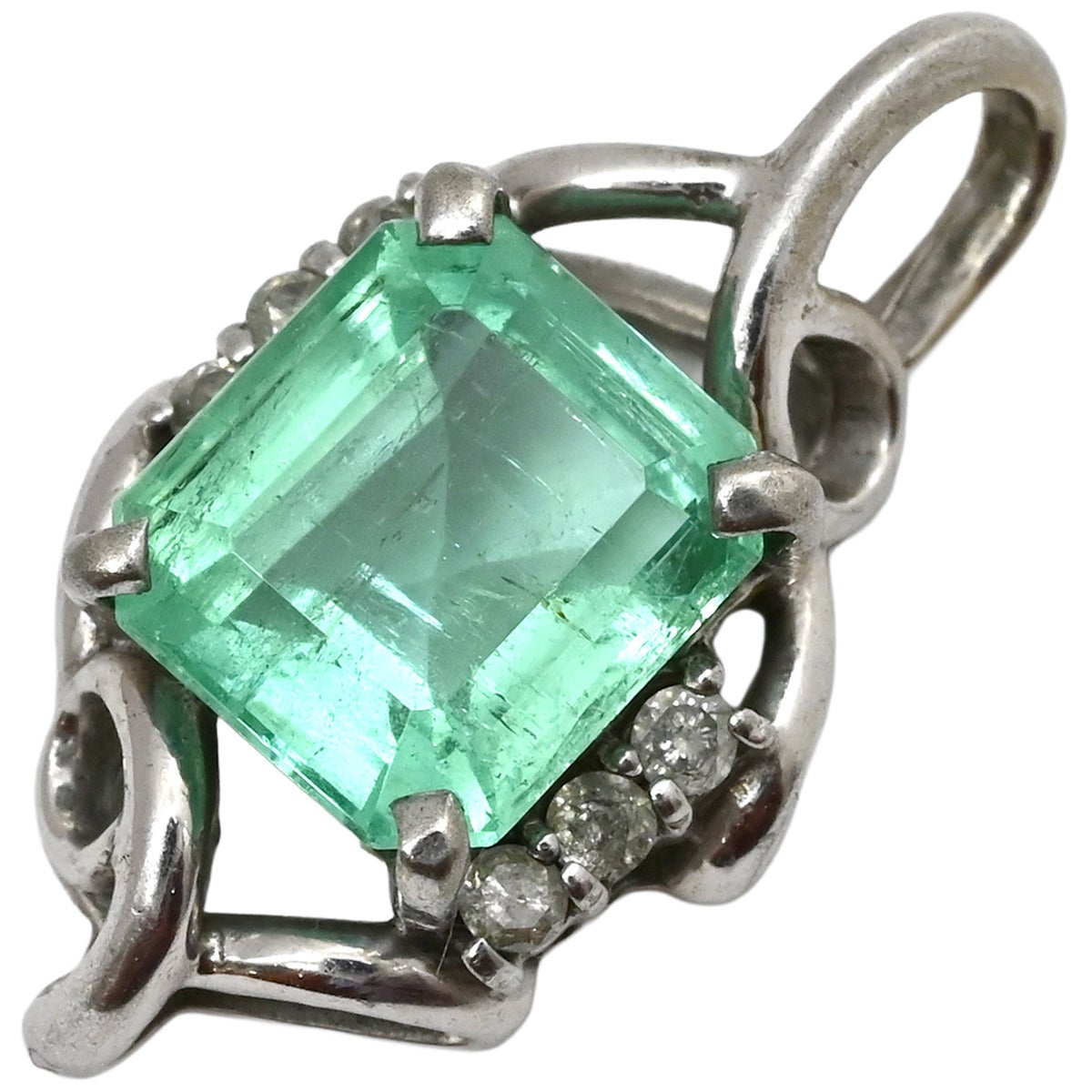 ペンダントトップ エメラルド 1.5ct ダイヤ 0.1ct グリーン×プラチナ