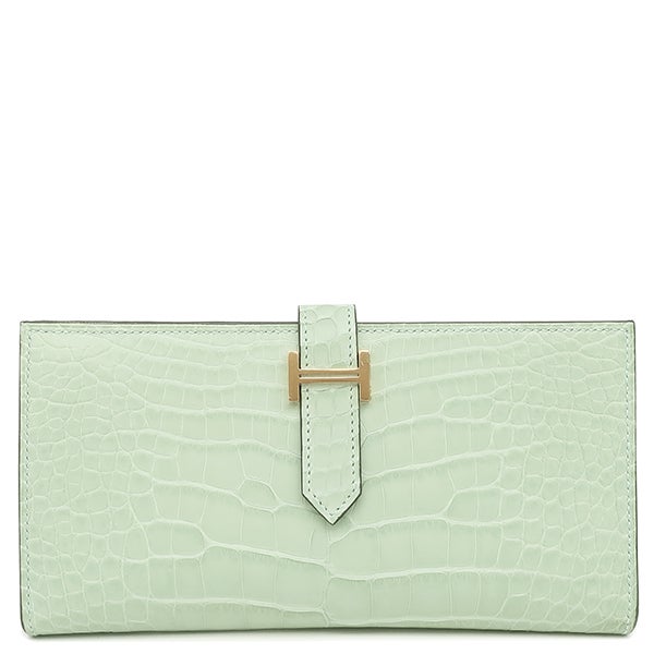 エルメス HERMES 長財布 ベアンスフレ アリゲーターマット ヴェールデュー ゴールド金具 新品 未使用 薄緑 クロコ 二つ折り 2025年製 K 【箱】【中古】 Bearn エルメス 財布 ベアンスフレ アリゲーター マット ヴェール