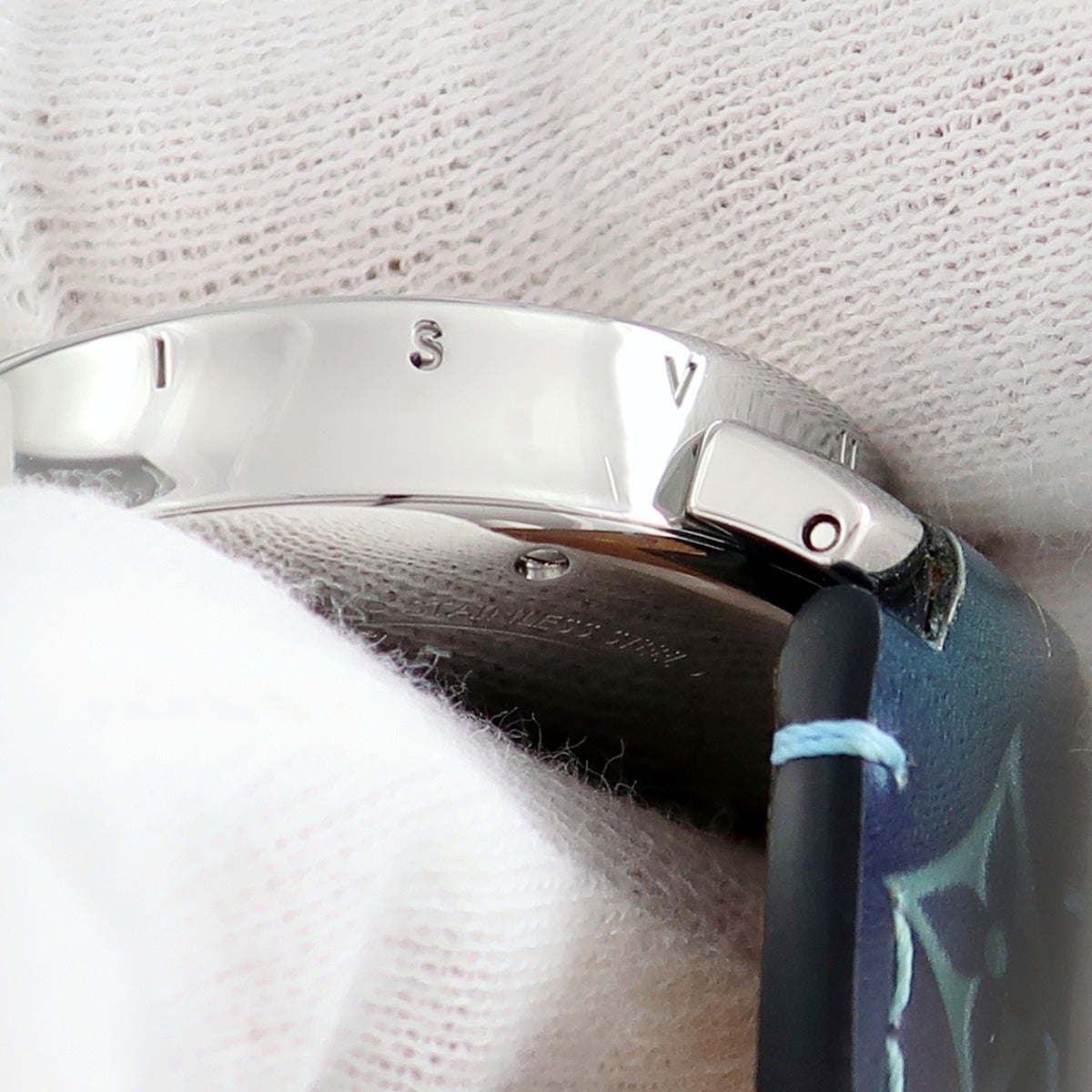 電池交換済 LOUIS VUITTON ルイヴィトン タンブール ムーンディヴァイン QA017 50m防水 ダイヤモンド文字盤 ホワイトシェル SS ステンレス 純正ベルト 純正尾錠 レディース クォーツ【6ヶ月保証】【腕時計】【中古】 楽天市場】電池交換済 LOUIS VUITTON ルイヴィトン タンブール ムーン